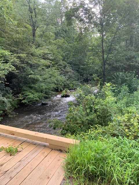 Riverside Wanderer Hideaway