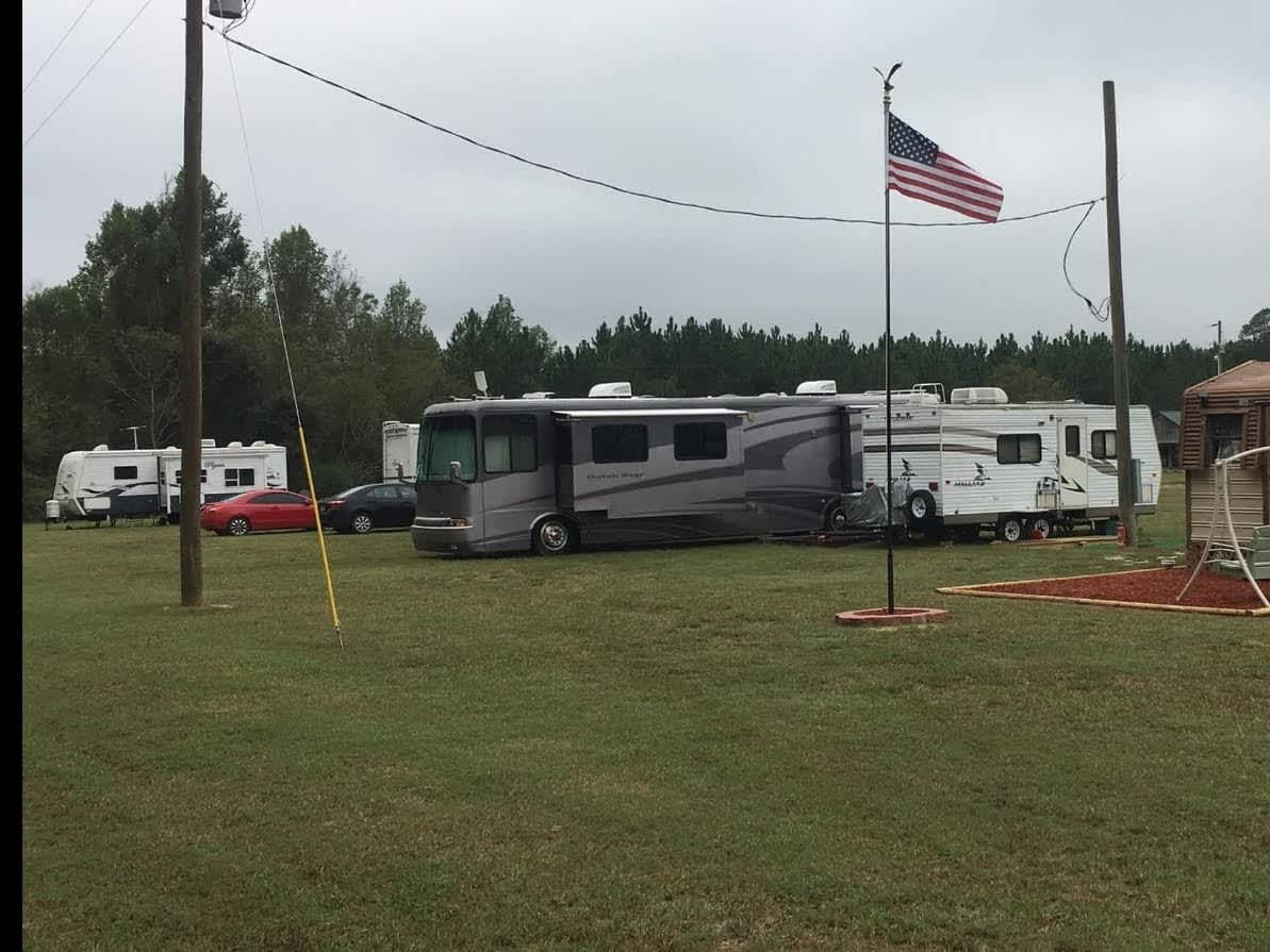 22 Premium Sites Level Grass Lawn
