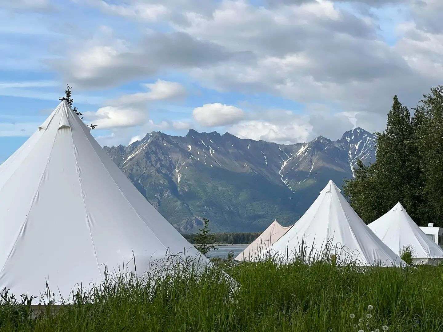 Lulu's Glamping on the Knik River