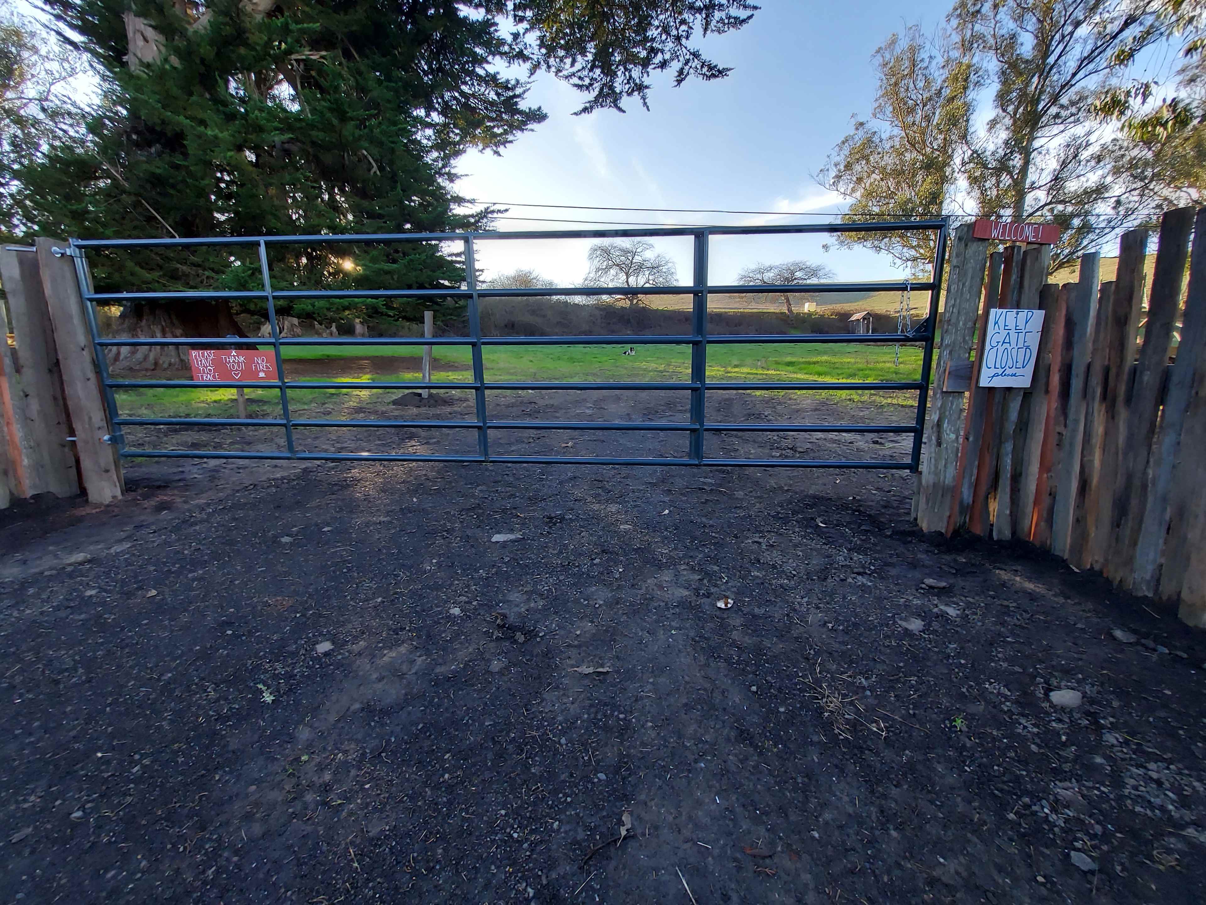 Entrance gate